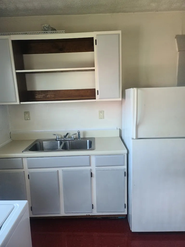 48 W Wilson St — Photo 4
