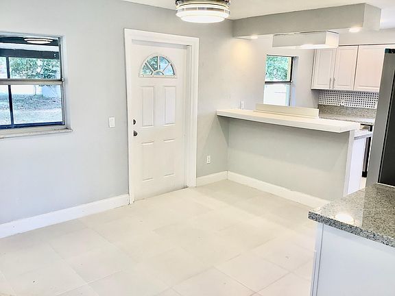 4th image of 107 Camelot Drive