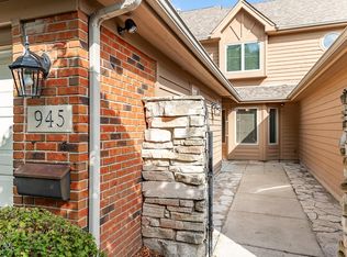 945 Cornwallis Ln, Munster, IN