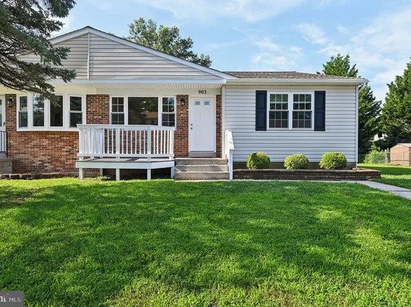903 220th St, Pasadena, MD 21122