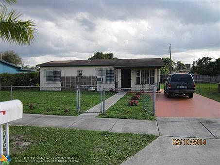 1st image of 800 Curtiss Dr
