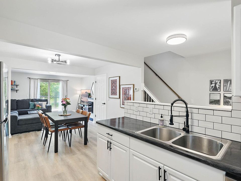 1st image of 68 River Woods Ln