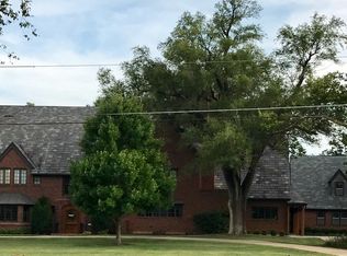 421 Country Club Rd, Salina, KS 67401