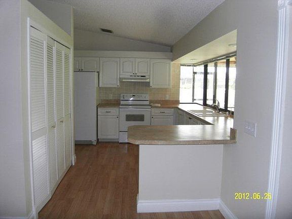 4th image of 1711 SW Tivan Ln