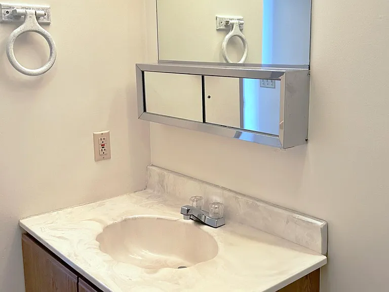 607 Myron St #4 — Photo 6