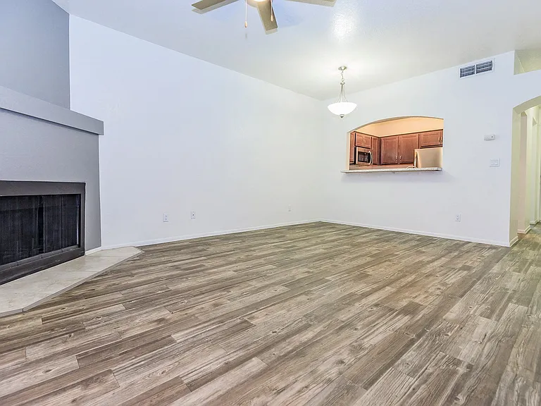Winterhaven Terrace — Photo 12