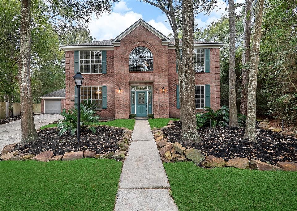 Beautiful Two Story Traditional Home With A New Roof