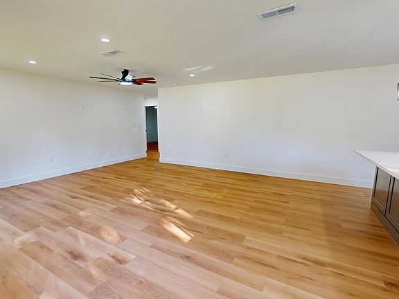 4th image of 120 Red Bell Rd