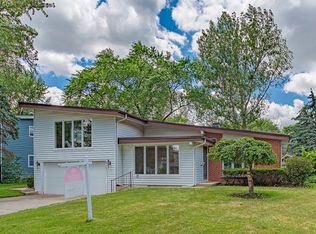 4001 Wren Ln, Rolling Meadows, IL 60008