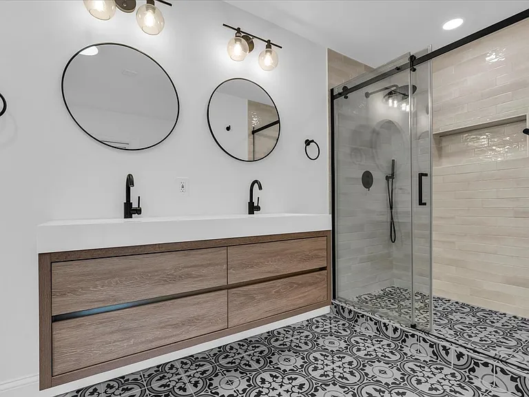 1714 Bagley St — Photo 21
