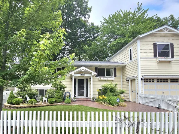 506 Washington Park Blvd, Michigan City, IN 46360