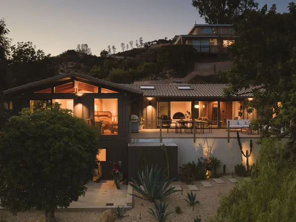 22910 Portage Circle Dr, Topanga, CA 90290