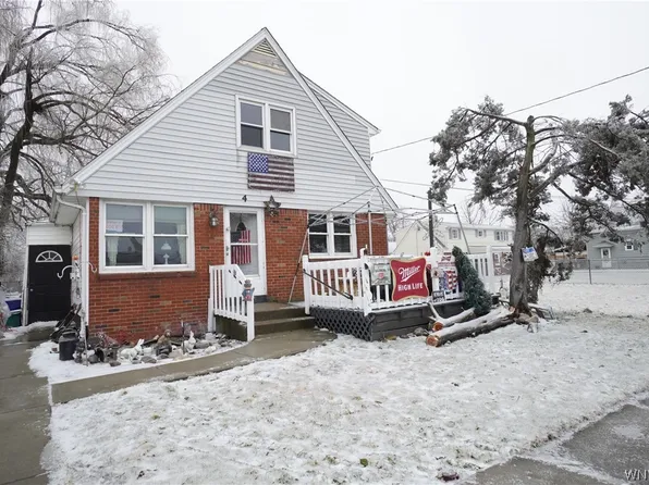 4 Willow St, Lackawanna, NY 14218