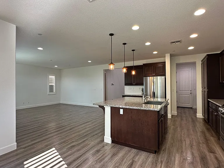 1407 Skibbereen Way — Photo 12