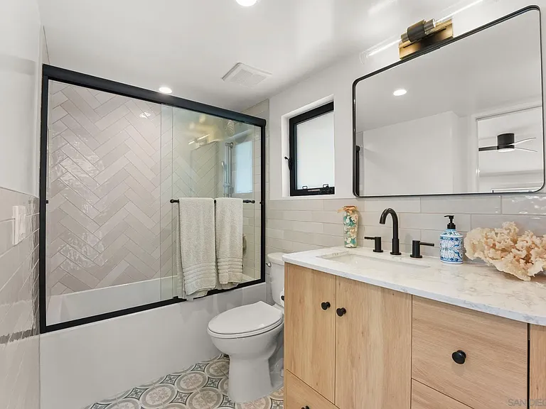 838 Portsmouth Ct — Photo 14
