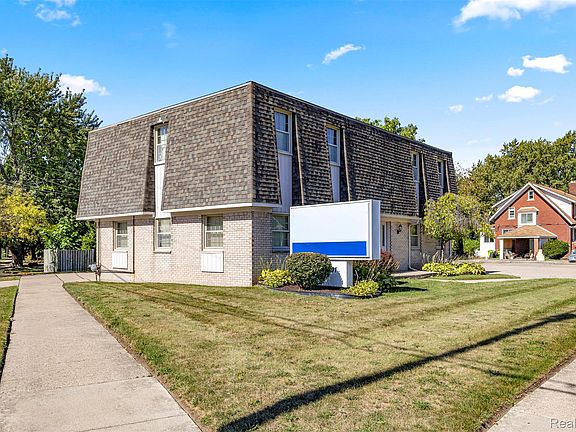 5th image of 30401 Utica Rd