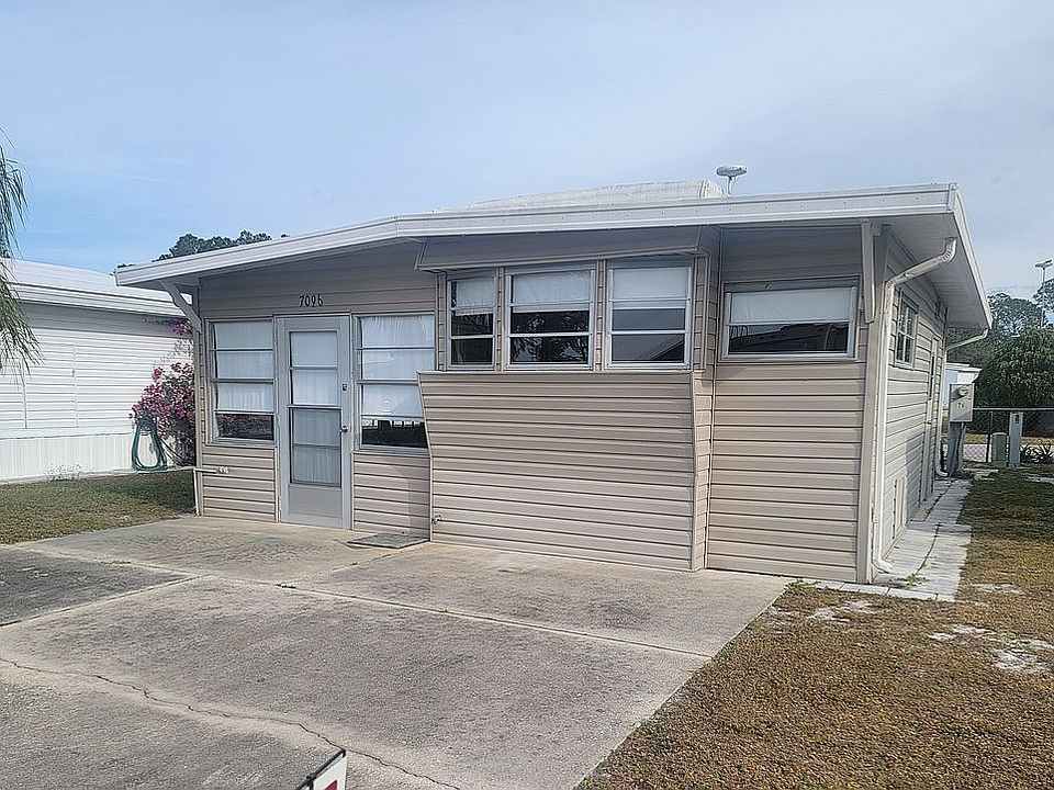 2nd image of 7096 Fairview Village Cir