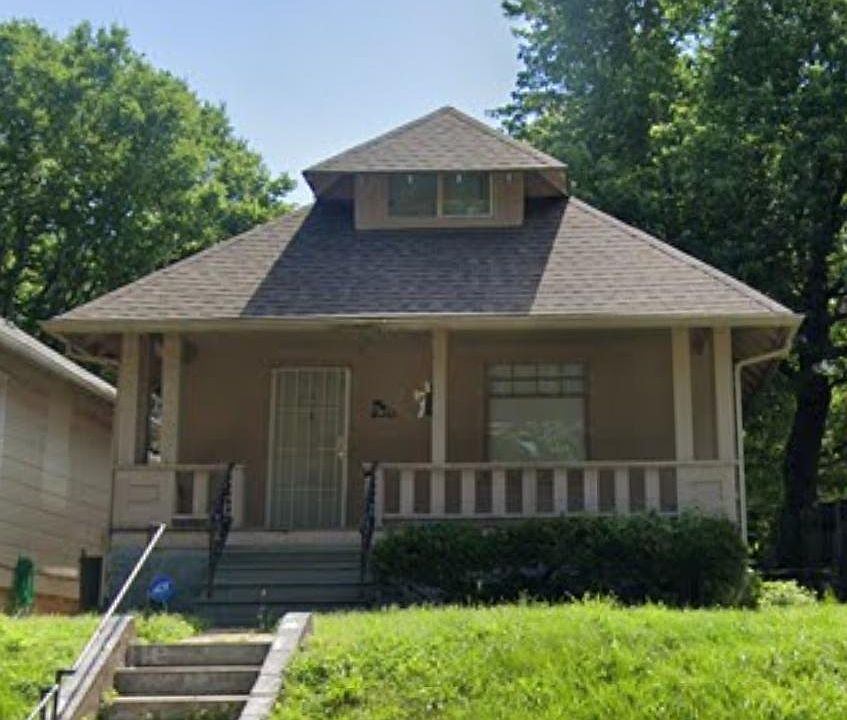 1st image of 325 Norton Ave