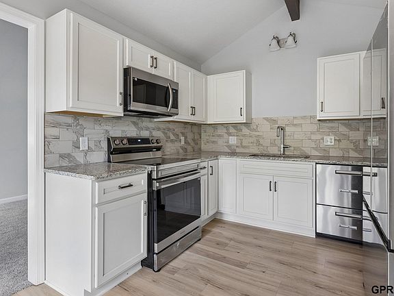3rd image of 10754 Suffolk Cir