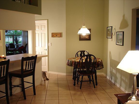 Casual dining plus breakfast bar