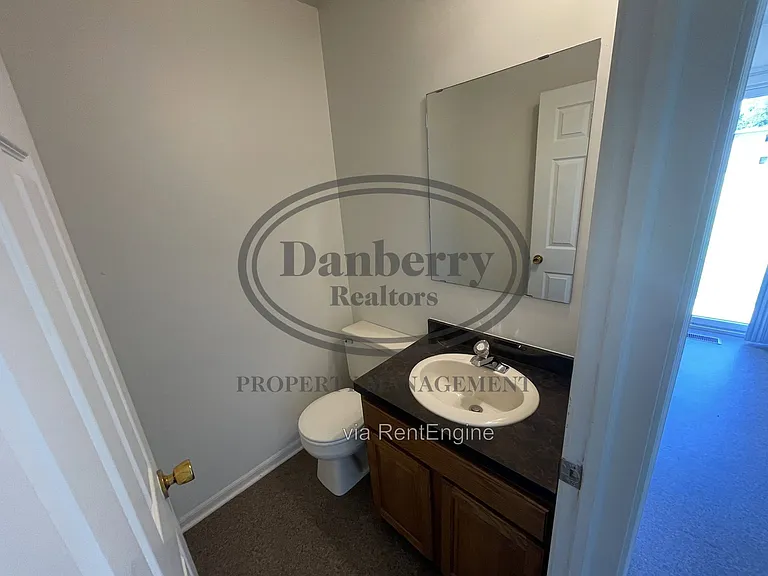 328 Olive St — Photo 10