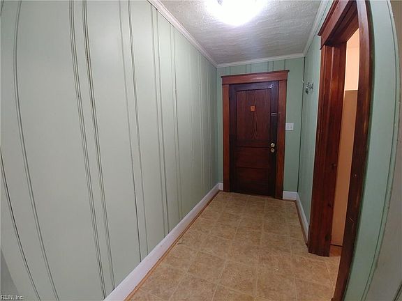 4th image of 2624 Detroit St APT 3