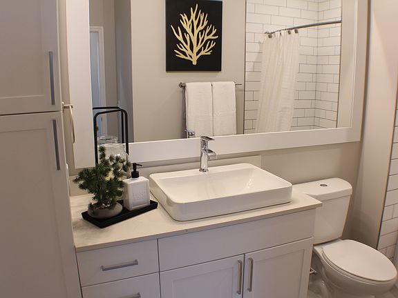 5th image of 3014 Holmes Ave S #101