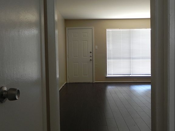 4th image of 2015 Bennett Ave APT 205