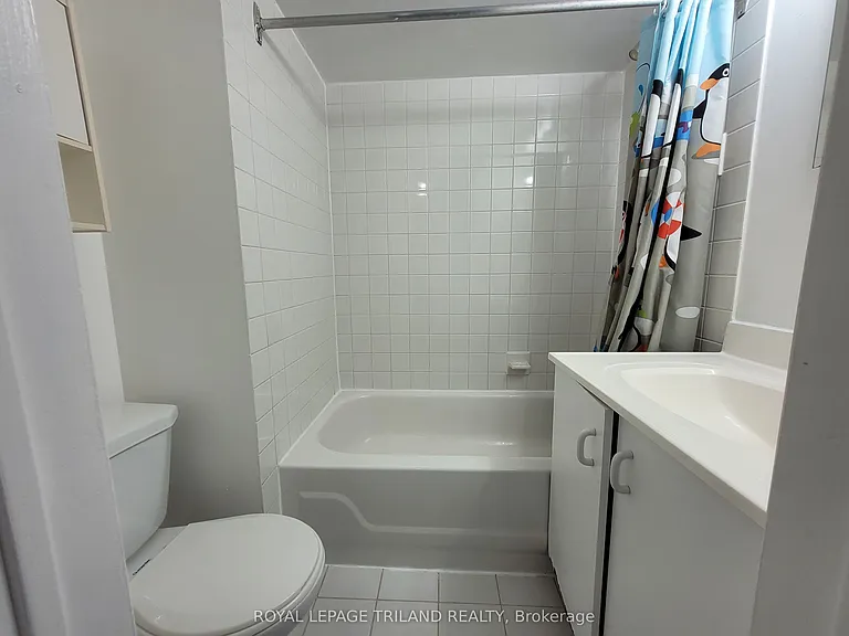 585 Gainsborough Rd #66 — Photo 7