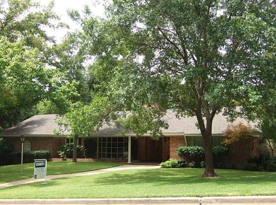 1st image of 4817 Lockwood Dr