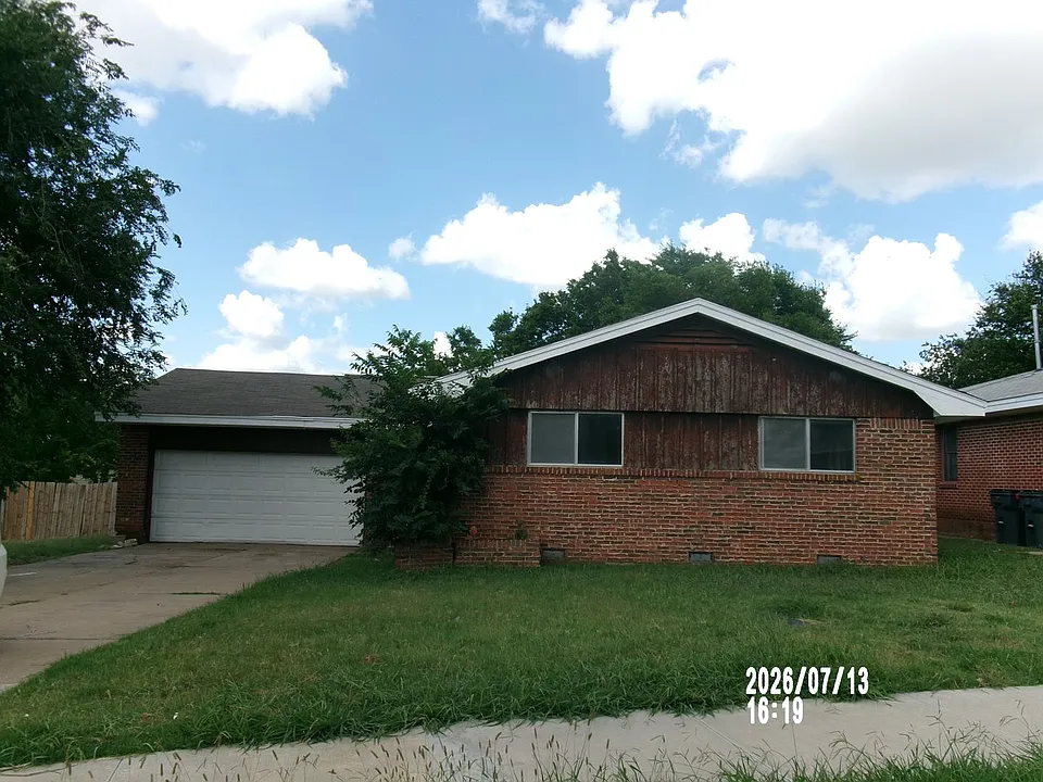 1319 NW Carroll Dr