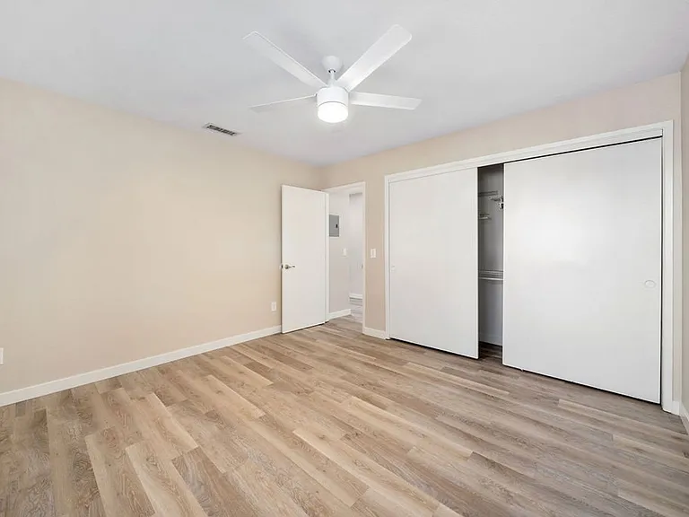 5220 Traffic Way — Photo 14