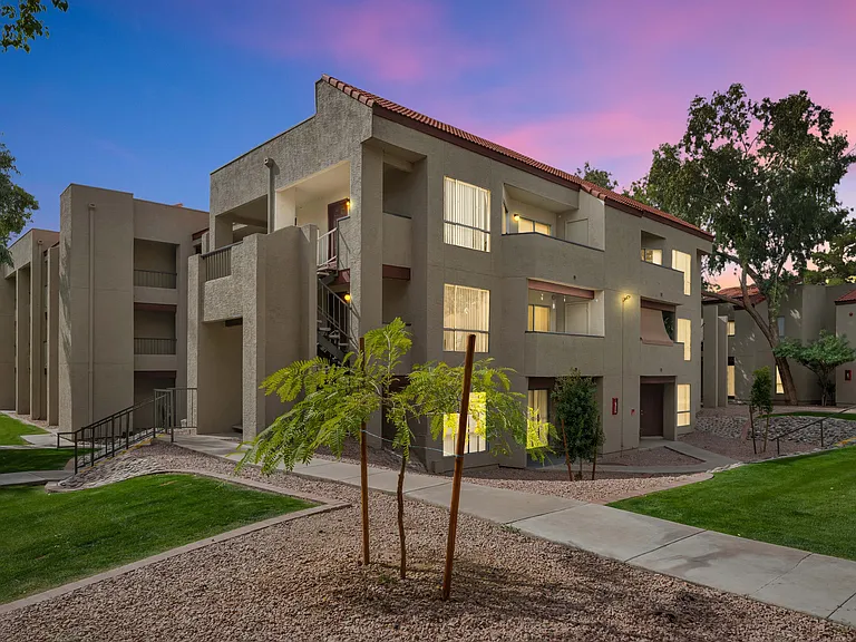 Glen Brae Apartments — Photo 34