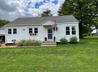 5143 Old Ingraham Rd, Ingraham, IL 62434