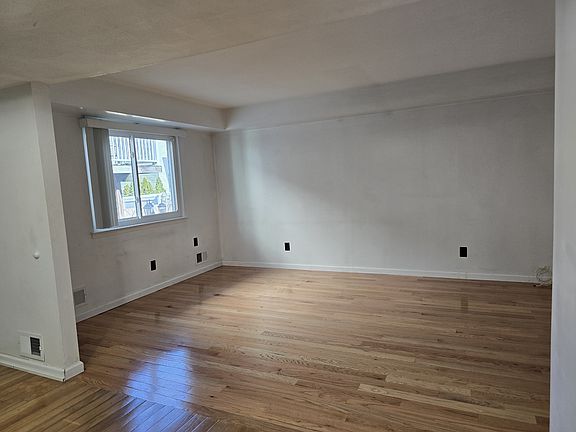 2nd image of 69 Villanova St Floor 1