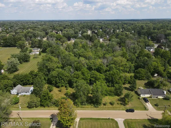 0 Roat Ct, Burton, MI 48509