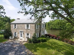 25 Laughlin Mill Rd, Newville, PA 17241