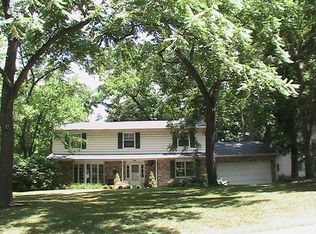 945 Spring Grove Ln, Columbus, OH 43235