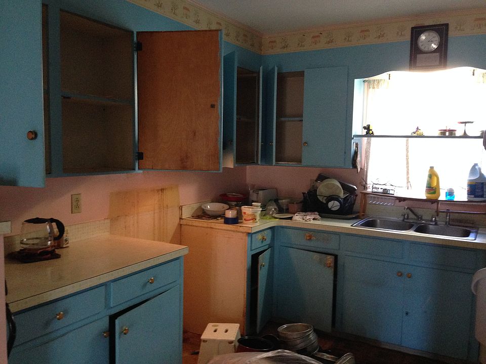 2nd image of 302 5th St E