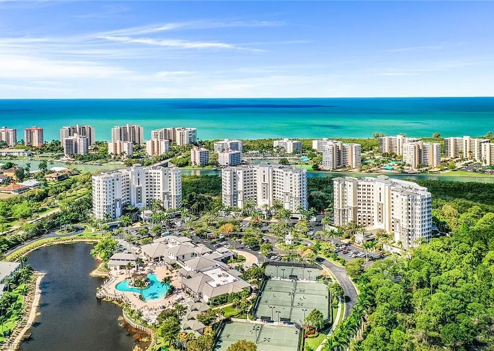 325 Dunes Blvd #406