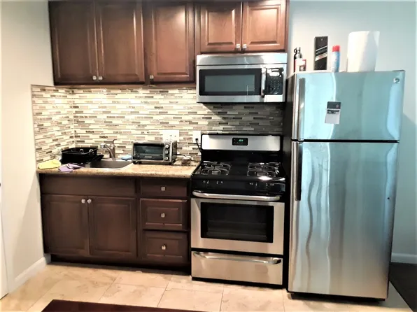 23777 Mulholland Hwy Spc 122, Calabasas, CA 91302
