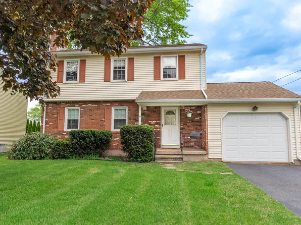 14 Goodrich Drive, Wethersfield, CT 06109