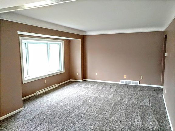 5th image of 1198 Meadowbrook Blvd