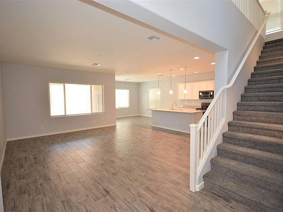 2nd image of 1638 W Redwood Ln