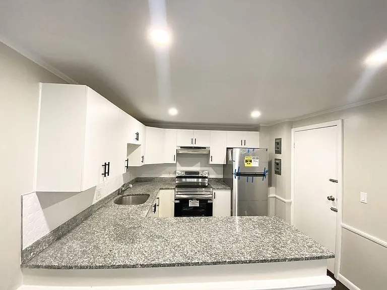 520 Talbot Ave #8 — Photo 4