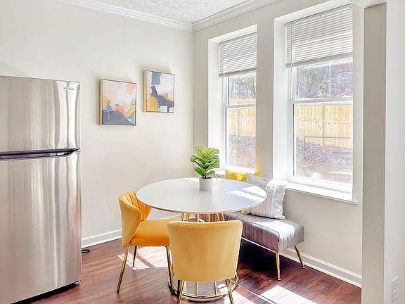 5th image of 386 Parkway Dr NE #204
