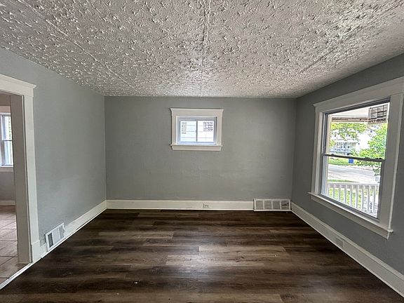 2nd image of 2040 W 103rd St #Up