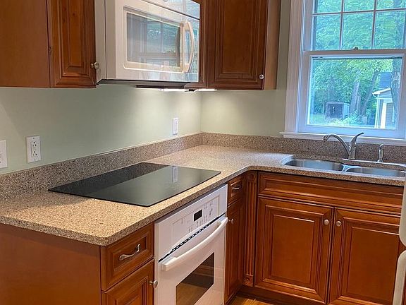 5th image of 3100 Varnum St