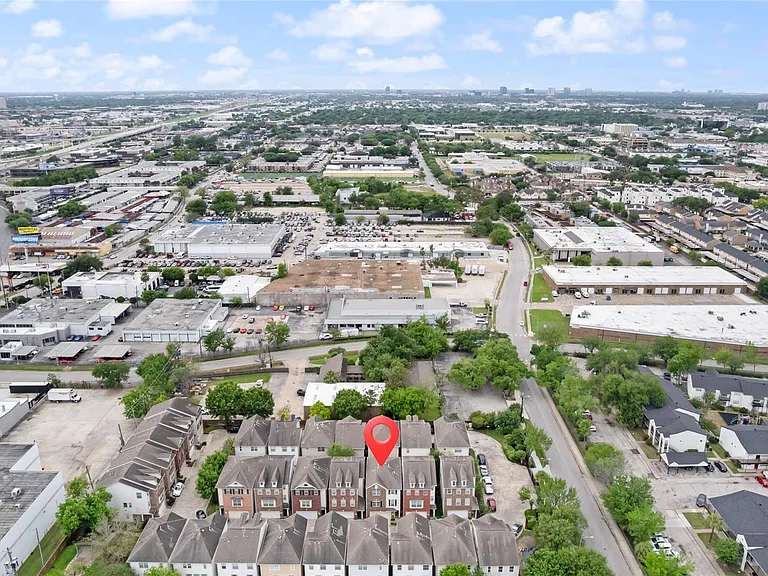 3410 Skyline Village Dr — Photo 48