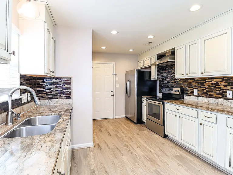 3620 Luton Ct — Photo 8
